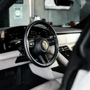 Porsche Taycan - Miniatura 3