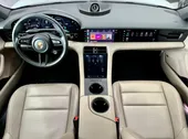Porsche Taycan - Miniatura 12