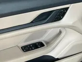 Porsche Taycan - Miniatura 18