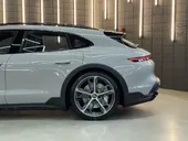 Porsche Taycan - Miniatura 6