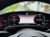 Porsche Taycan - Miniatura 12