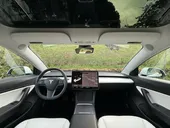 Tesla Model 3 - Miniatura 7