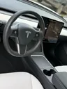 Tesla Model 3 - Miniatura 12