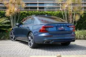 Volvo S60 T6 Plug-in Hybrid - Miniatura 4
