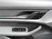 Porsche Taycan - Miniatura 15