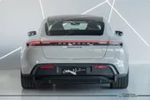 Porsche Taycan - Miniatura 4