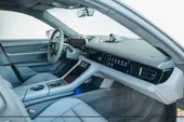 Porsche Taycan - Miniatura 18