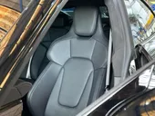 Porsche Taycan - Miniatura 12