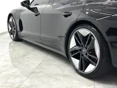 Audi Rs E-tron  GT - Miniatura 6