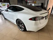 Tesla Model S - Miniatura 10