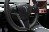 Tesla Model 3 - Miniatura 10