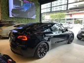 Tesla Model Y - Miniatura 4