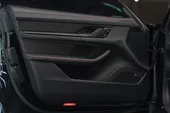 Porsche Taycan - Miniatura 11