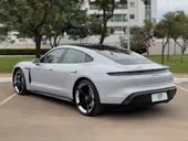 Porsche Taycan - Miniatura 4