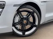 Porsche Taycan - Miniatura 19