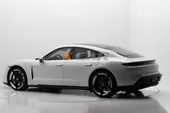 Porsche Taycan - Miniatura 12