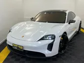 Porsche Taycan - Miniatura 1
