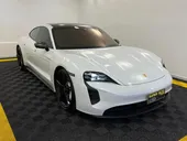 Porsche Taycan - Miniatura 6