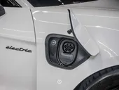 Porsche Taycan - Miniatura 5