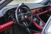 Porsche Taycan - Miniatura 6