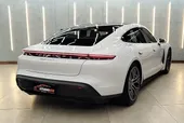 Porsche Taycan - Miniatura 4