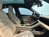 Porsche Taycan - Miniatura 8
