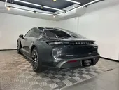 Porsche Taycan - Miniatura 12