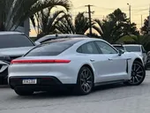 Porsche Taycan - Miniatura 16