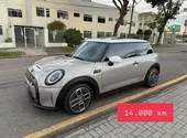 Foto de um mini cooper se.