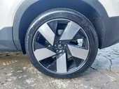 Volvo XC40 Recharge - Miniatura 17