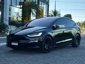 Tesla Model X - Miniatura 1
