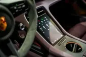 Porsche Taycan - Miniatura 12