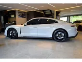 Porsche Taycan - Miniatura 3