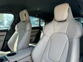 Porsche Taycan - Miniatura 9