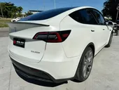 Tesla Model Y - Miniatura 6
