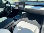 Tesla Model Y - Miniatura 7