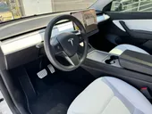 Tesla Model Y - Miniatura 9