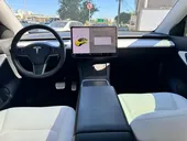 Tesla Model Y - Miniatura 10