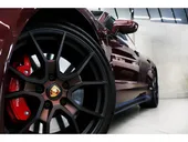 Porsche Taycan - Miniatura 10