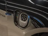 Porsche Taycan - Miniatura 6