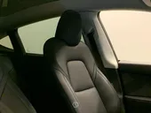 Tesla Model Y - Miniatura 13