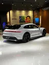 Porsche Taycan - Miniatura 7