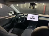 Tesla Model Y - Miniatura 10