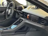 Porsche Taycan - Miniatura 11