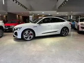 Audi Q8 Sportback E-tron - Miniatura 1