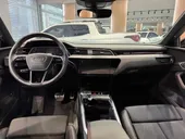 Audi Q8 Sportback E-tron - Miniatura 10