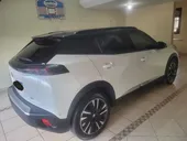 Peugeot E-2008 - Miniatura 5