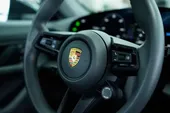 Porsche Taycan - Miniatura 14