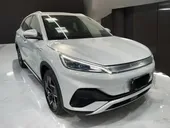 Foto de um byd yuan plus.