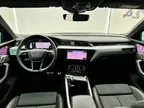 Audi Q8 Sportback E-tron - Miniatura 10
